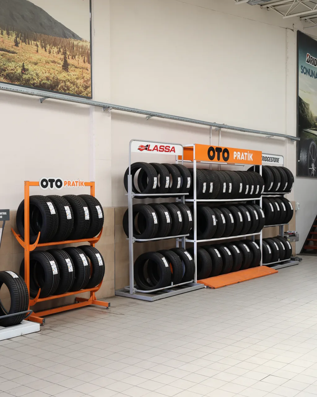 Bridgestone ve Lassa sıfır lastik teşhiri